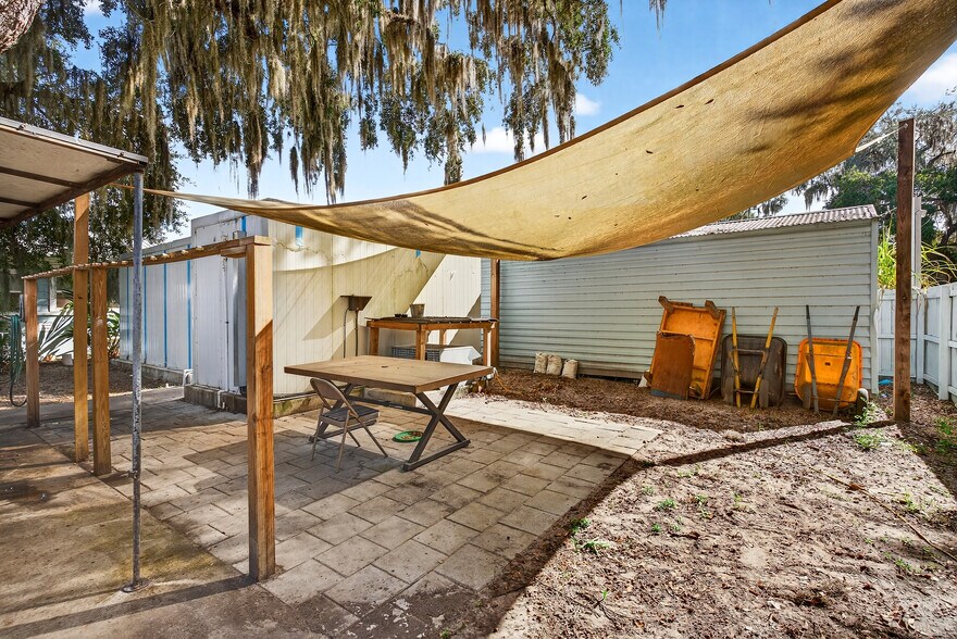 More Photos Of 765 3rd Ave, Welaka Restaurant For Sale