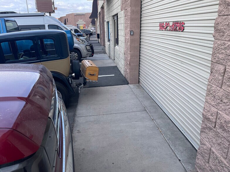 More Photos Of 1000 N Stephanie Pl, Henderson Warehouse For Lease