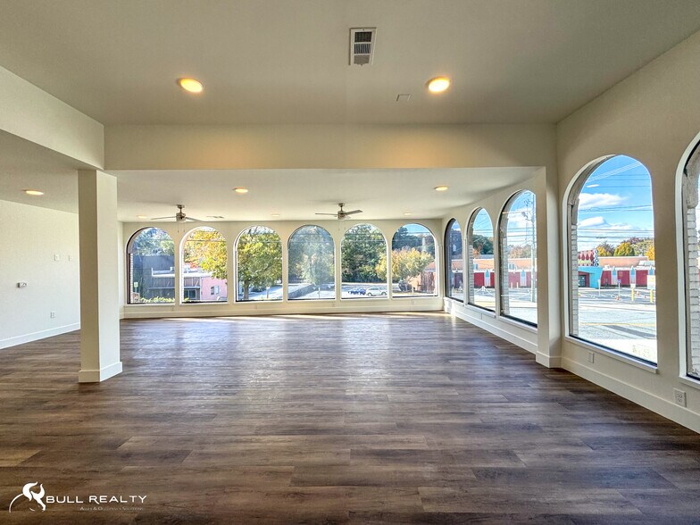 More Photos Of 1927 Piedmont Cir NE, Atlanta Storefront Retail Office For Lease