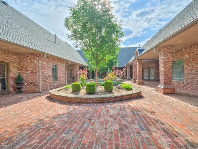 More Photos Of 1218 E 9th St, Edmond Medical For Lease