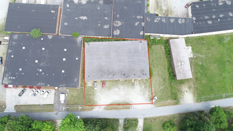 More Photos Of 1332 Potts Ave, High Point Warehouse For Lease