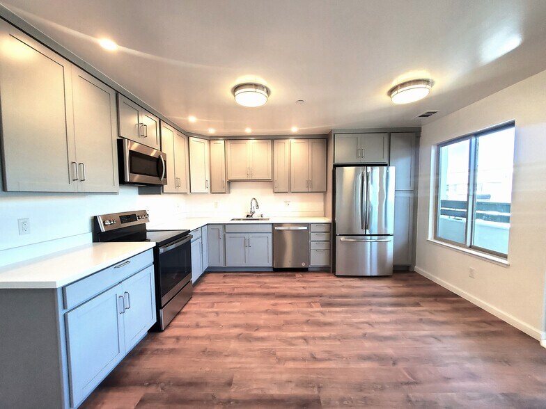 More Photos Of 40-46 37th Ave, San Mateo Storefront Retail Residential For Sale