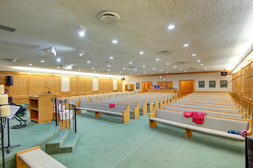 More Photos Of 2833 W Main St, Jenks Religious Facility For Sale