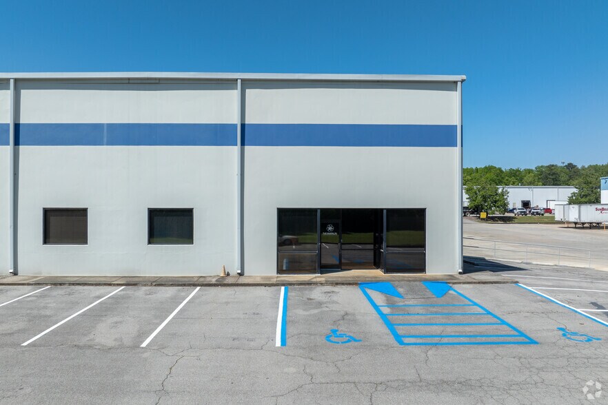 More Photos Of 4978 Perimeter Pky, Bessemer Manufacturing For Lease