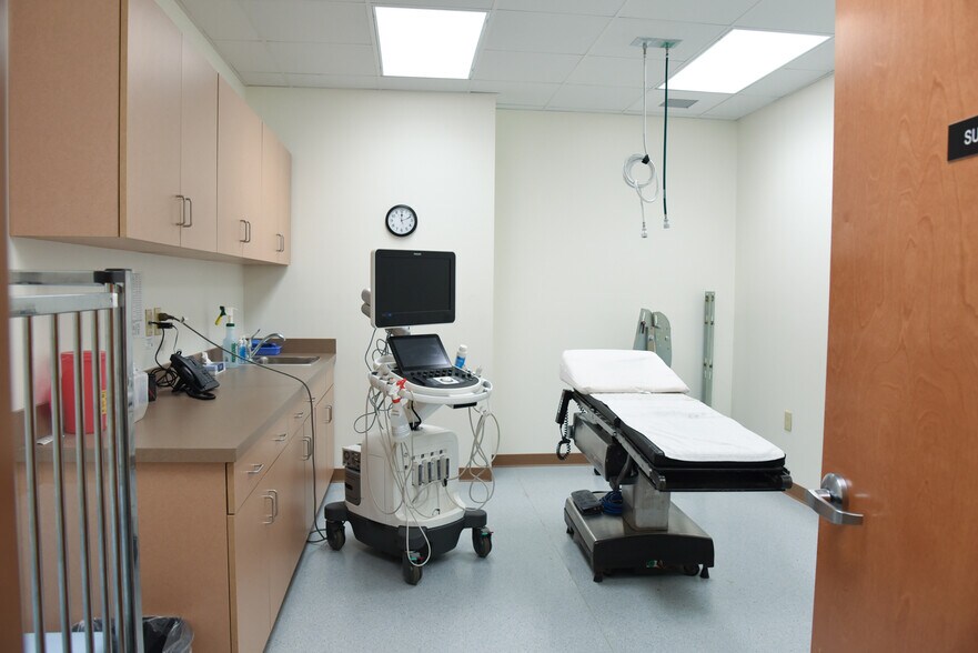 More Photos Of 2117 Veterans Dr SE, Decatur Healthcare For Sale