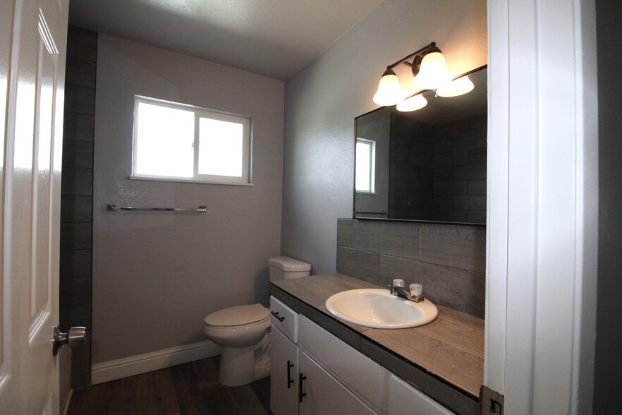 More Photos Of , Fresno Multifamily For Sale