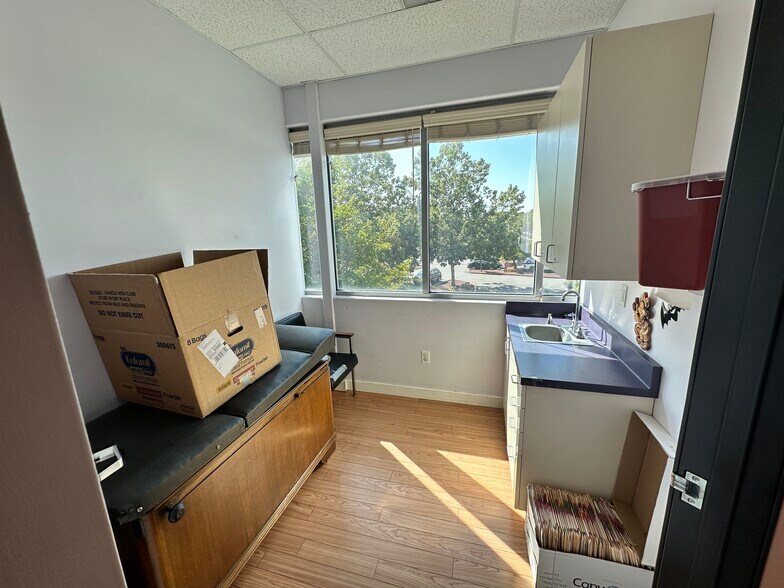 More Photos Of 200 Jose Figueres Ave, San Jose Medical For Sale