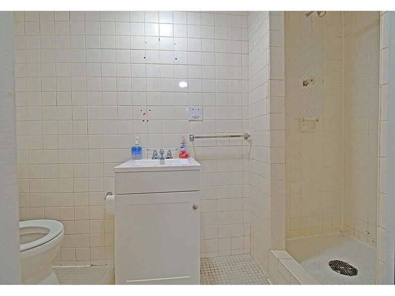 More Photos Of 40 Rue Principale, Gatineau Office For Sale