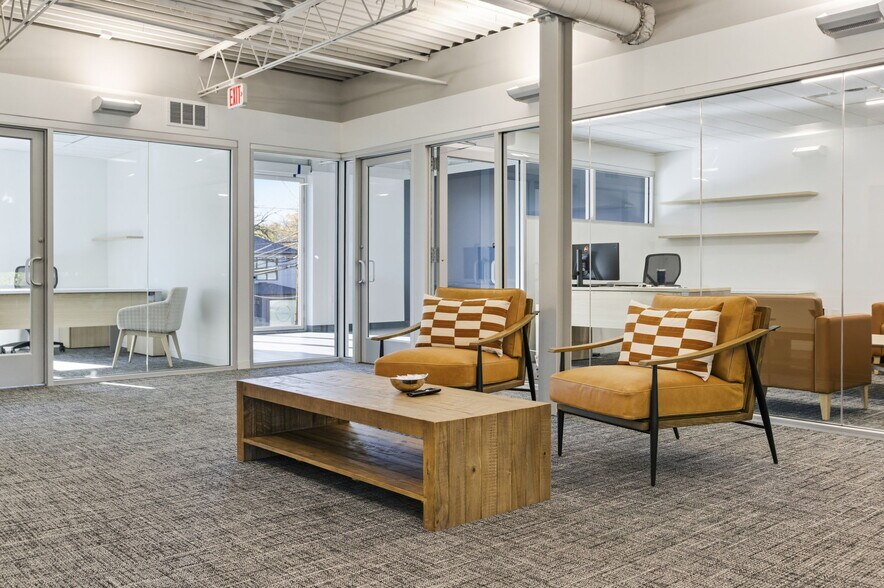 More Photos Of 125 Chenoweth Ln, Louisville Office Residential For Lease