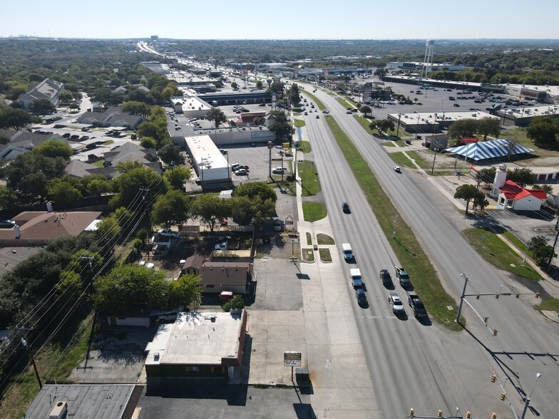 More Photos Of 7113 Bandera Rd, San Antonio Freestanding For Sale