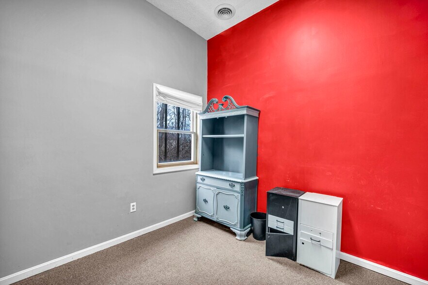 More Photos Of 4020-4028 Colorado Ave, Sheffield Storefront Retail Office For Sale
