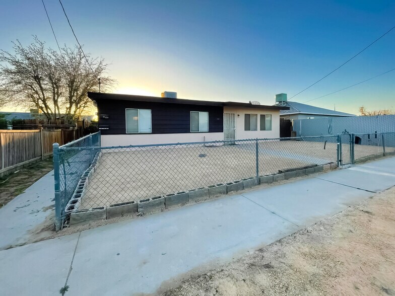More Photos Of 44817 Redwood Ave, Lancaster Multifamily For Sale