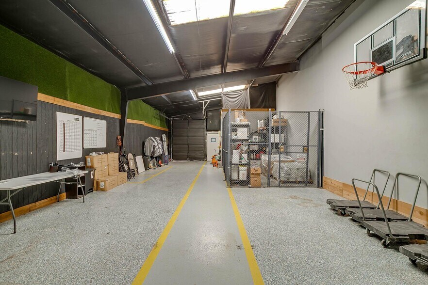 More Photos Of 110 Gotcher Ave, Lake Dallas Warehouse For Sale