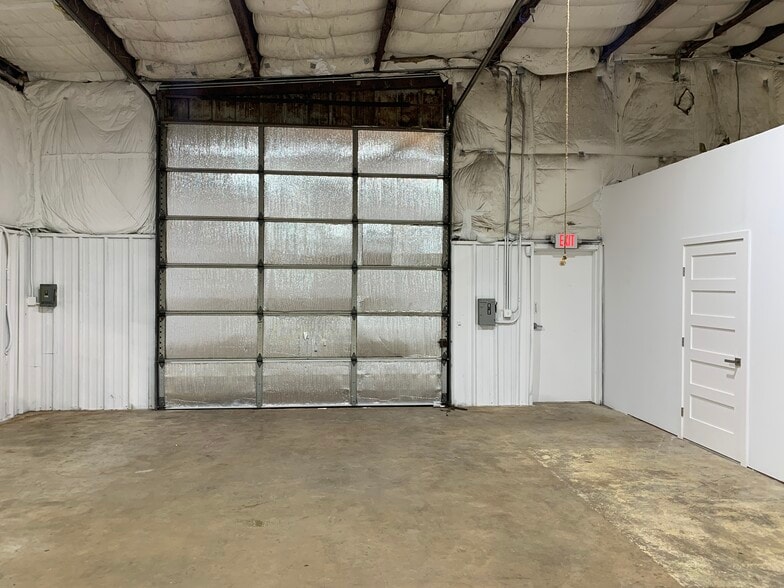 More Photos Of 15926 Cypress North Houston Rd, Cypress Industrial For Lease