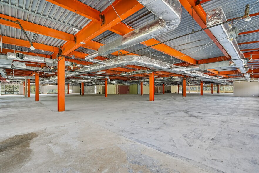 More Photos Of 1000 Sylvan Ave, Englewood Cliffs Office For Sale