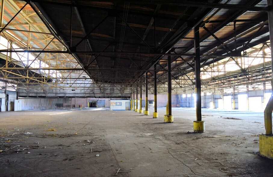 More Photos Of 7500 4th St, Marrero Distribution For Lease