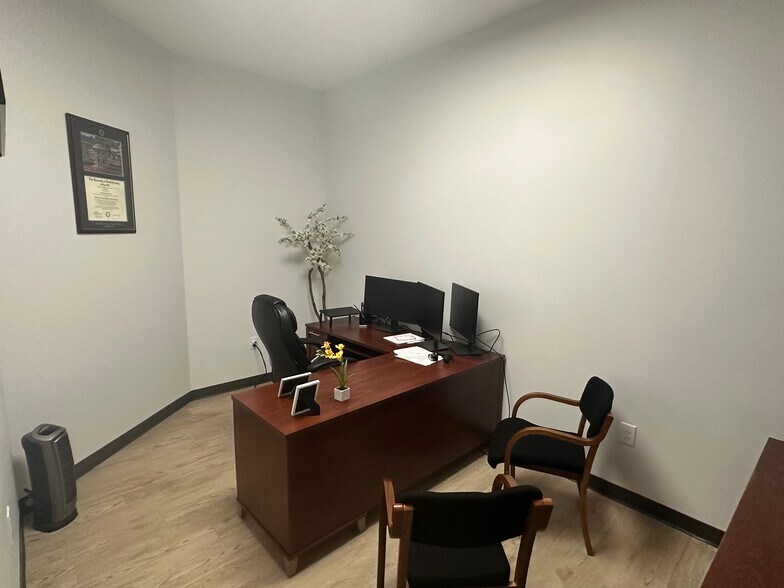 More Photos Of 1800 Camden Rd, Charlotte Office Residential For Lease