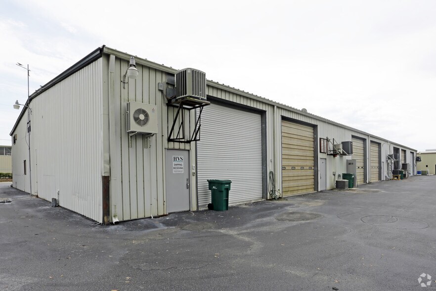 More Photos Of 3663 Arnold Ave, Naples Light Manufacturing For Lease