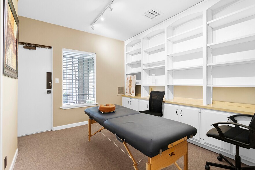 More Photos Of 3231 Waring Ct, Oceanside Medical For Lease