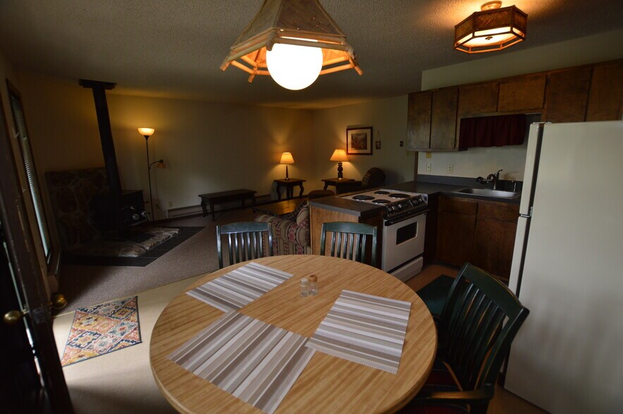 More Photos Of 1412 W Gunnison Ave, Gunnison Apartments For Sale