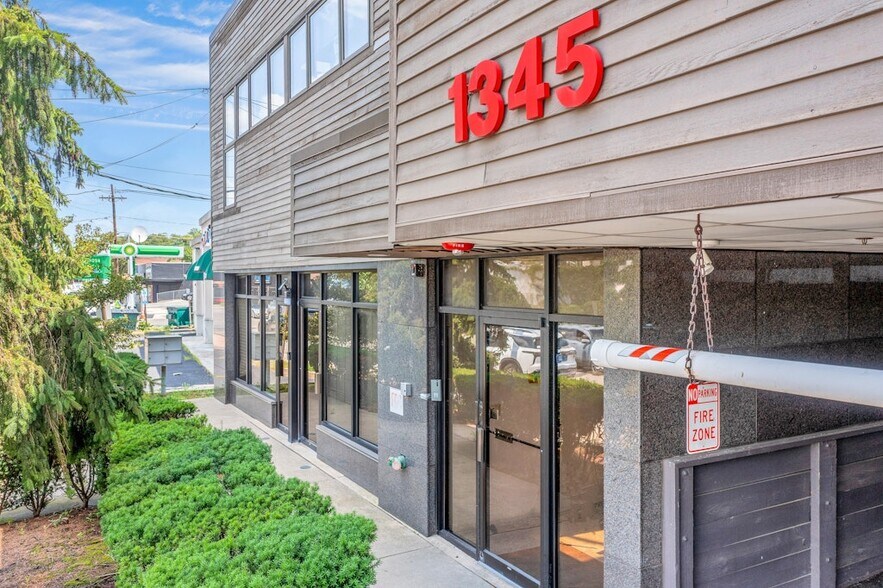 More Photos Of 1345 Queen Anne Rd, Teaneck Office For Lease