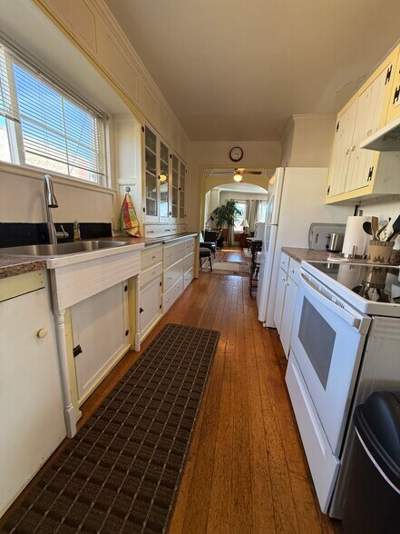 More Photos Of 142 NW Front St, Prairie City Storefront Retail Residential For Sale