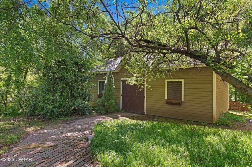 More Photos Of 428 N Cumberland St, Jackson Specialty For Sale