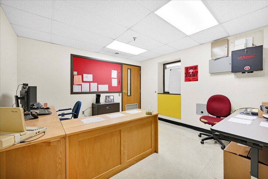 More Photos Of 2389 Main St, Northampton Office For Sale