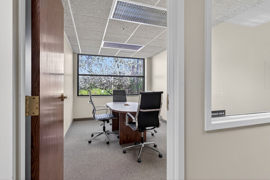 More Photos Of 8451 Boulder Ct, Commerce Township Office For Lease