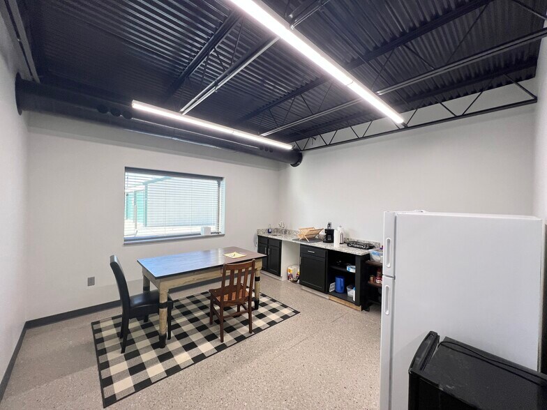 More Photos Of 1408 Pierce St, Norfolk Warehouse For Sale