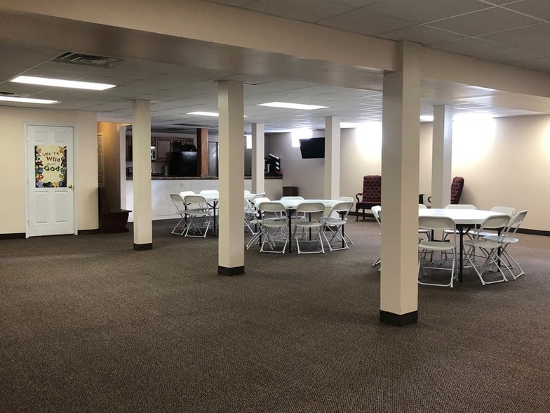 More Photos Of 2951 W 32nd St, Cleveland Specialty For Sale