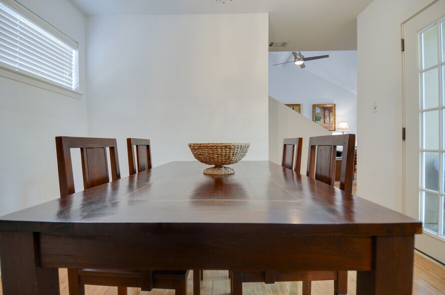 More Photos Of 708-800 S 1st St, Austin Multifamily For Sale