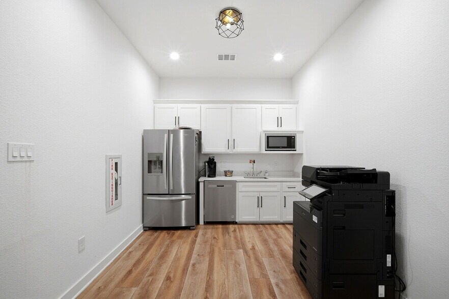 More Photos Of 23309 Kuykendahl Rd, Tomball Office For Sale
