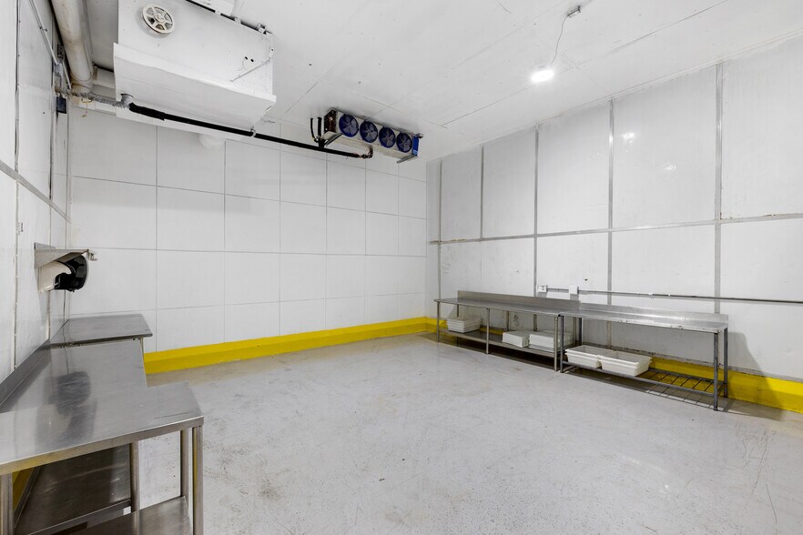 More Photos Of 18770 NE 6th Ave, Miami Refrigeration Cold Storage For Lease