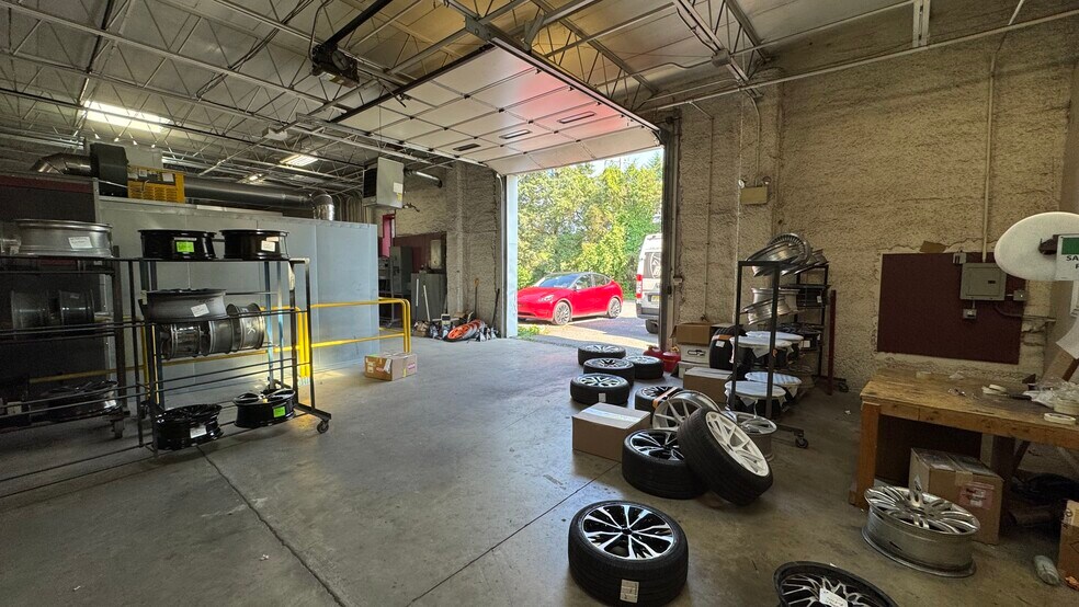 More Photos Of 231 Moorestown Dr, Bath Manufacturing For Sale