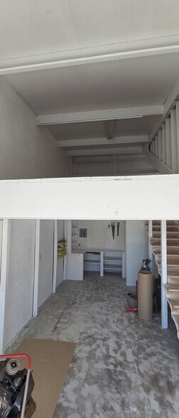 More Photos Of 1133 Industrial Blvd, Naples Manufacturing For Lease