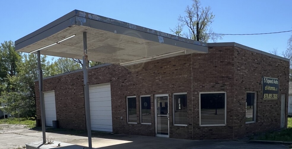 More Photos Of 64 Main & Highway 64B, Crawfordsville Service For Sale