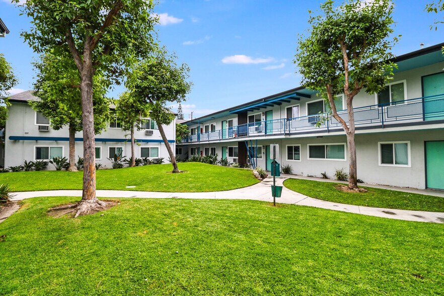 More Photos Of 8222 Rosemead Blvd, Pico Rivera Apartments For Sale