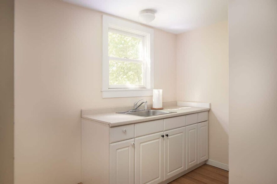 More Photos Of 403 Ashley Falls Rd, Canaan Freestanding For Sale