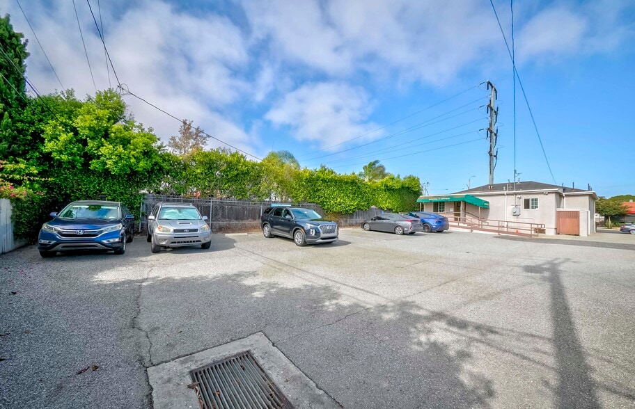 More Photos Of 1629 Crenshaw Blvd, Torrance Office Residential For Sale