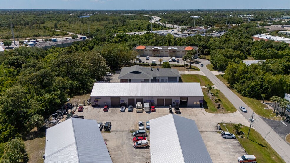More Photos Of 1556-1578 SE South Niemeyer Cir, Port Saint Lucie Warehouse For Sale