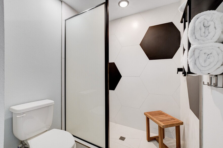 More Photos Of 1108 E Ogden Ave, Las Vegas Hotel For Sale