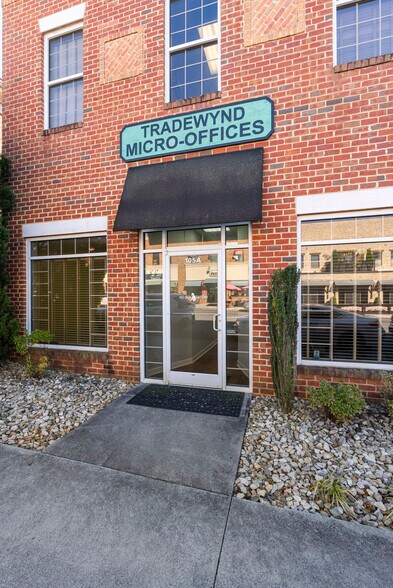 More Photos Of 103-105 Tradewynd Dr, Lynchburg Medical For Sale