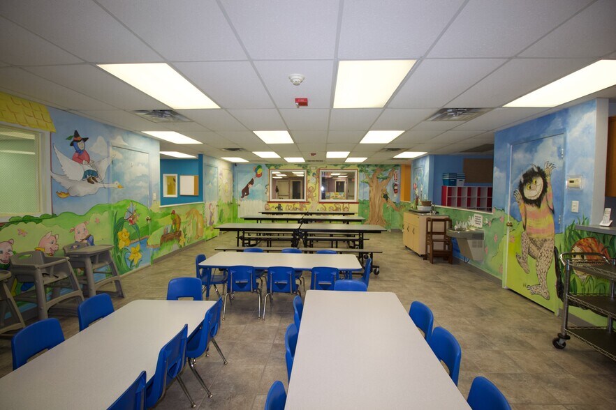 More Photos Of 3421 E Walnut St, Pearland Daycare Center For Sale