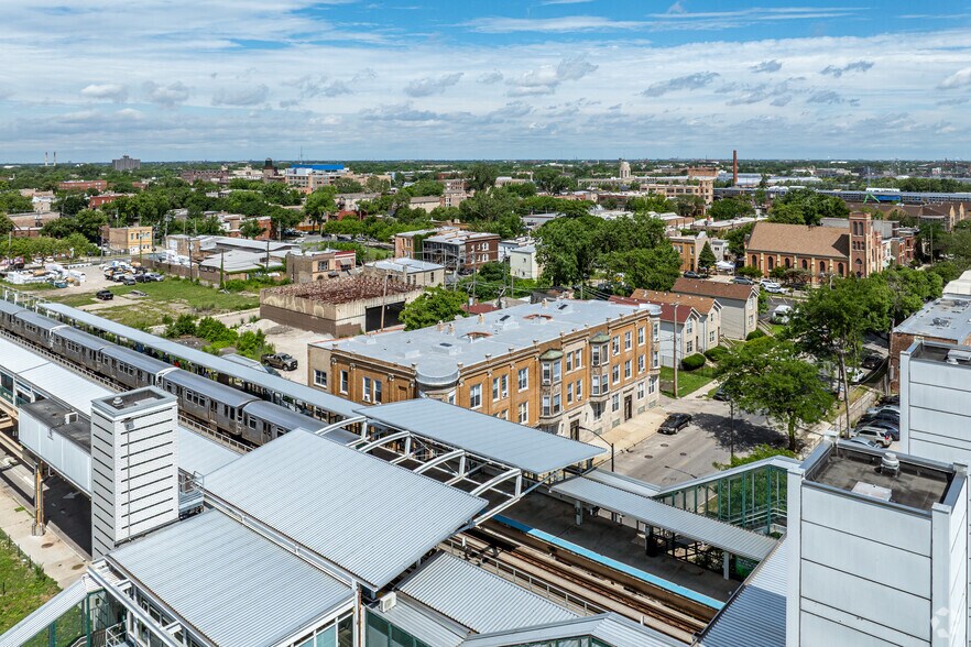 More Photos Of 200-210 N California Ave, Chicago Apartments For Sale