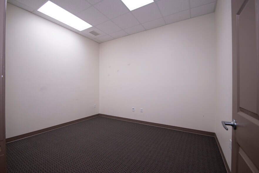 More Photos Of 24420 Sand Hill Blvd, Punta Gorda Unknown For Lease