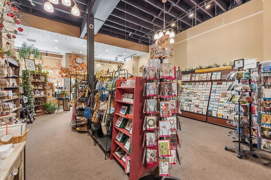 More Photos Of 42 N Main St, Hartford Storefront Retail Residential For Sale