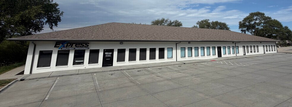 More Photos Of 5310 N 99th St, Omaha Storefront Retail Office For Sale