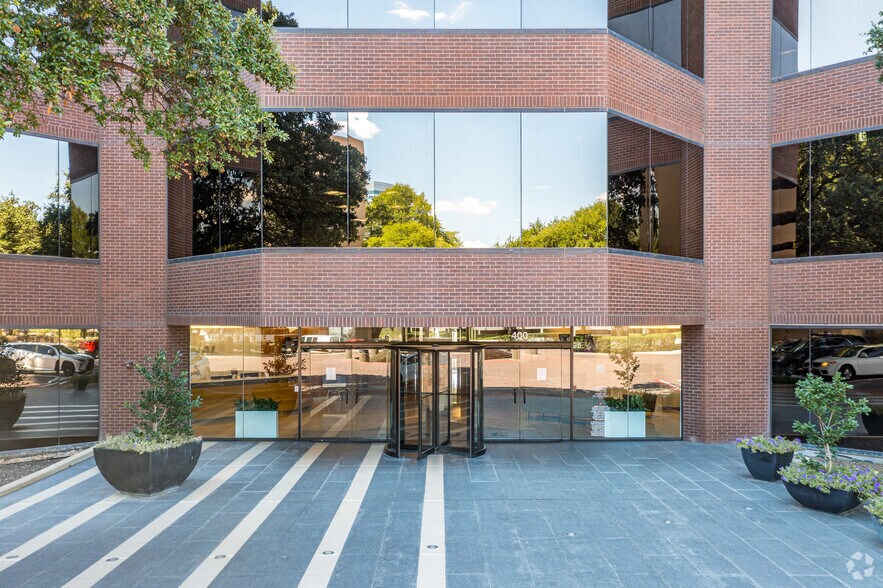 More Photos Of 400 E Las Colinas Blvd, Irving Office For Lease