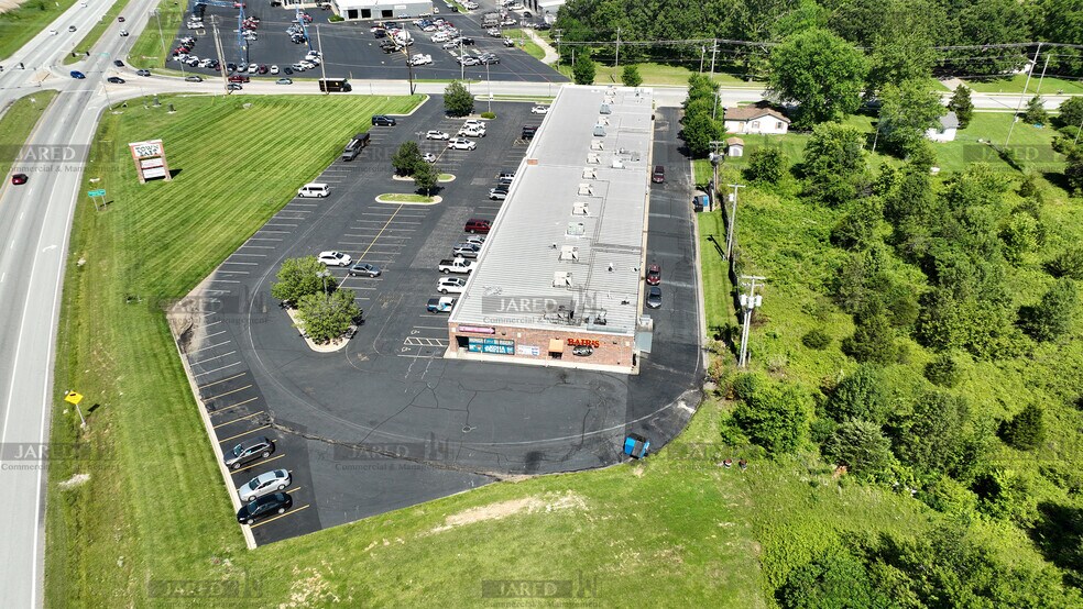 More Photos Of 1600-1694 US Highway 60 E, Republic Storefront Retail Office For Lease